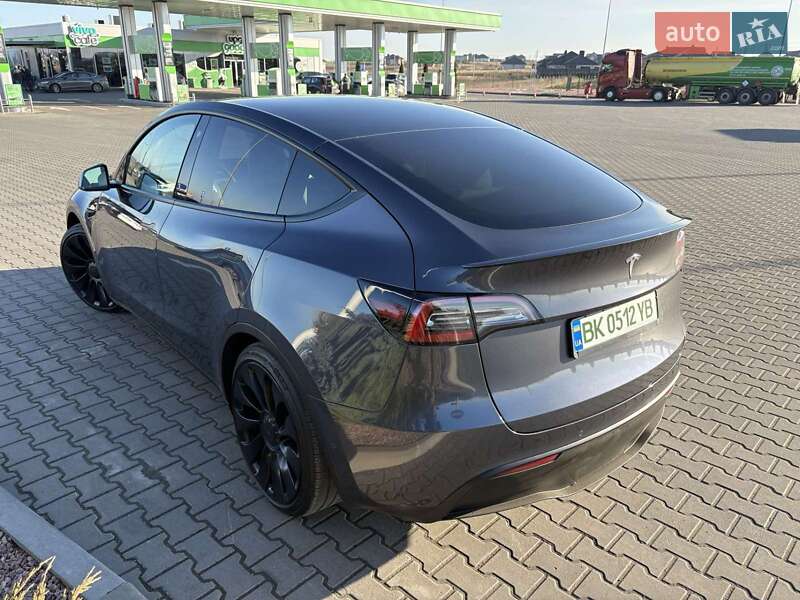 Внедорожник / Кроссовер Tesla Model Y 2021 в Ровно