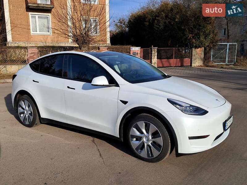 Tesla Model Y 2021