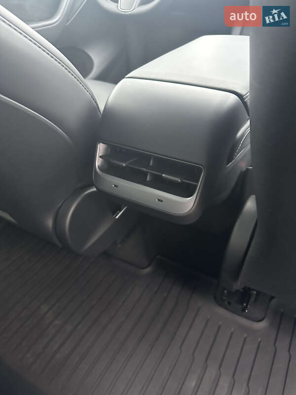 Внедорожник / Кроссовер Tesla Model Y 2024 в Днепре фото 41 Внедорожник / Кроссовер Tesla Model Y 2024 в Днепре