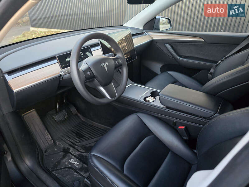 Внедорожник / Кроссовер Tesla Model Y 2023 в Львове фото 3 Внедорожник / Кроссовер Tesla Model Y 2023 в Львове