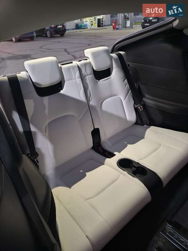 Внедорожник / Кроссовер Tesla Model Y 2023 в Львове фото 22 Внедорожник / Кроссовер Tesla Model Y 2023 в Львове