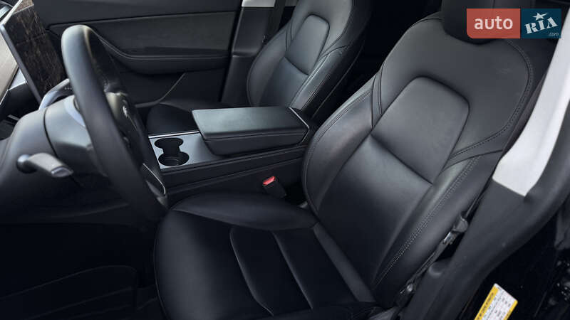 Внедорожник / Кроссовер Tesla Model Y 2021 в Львове