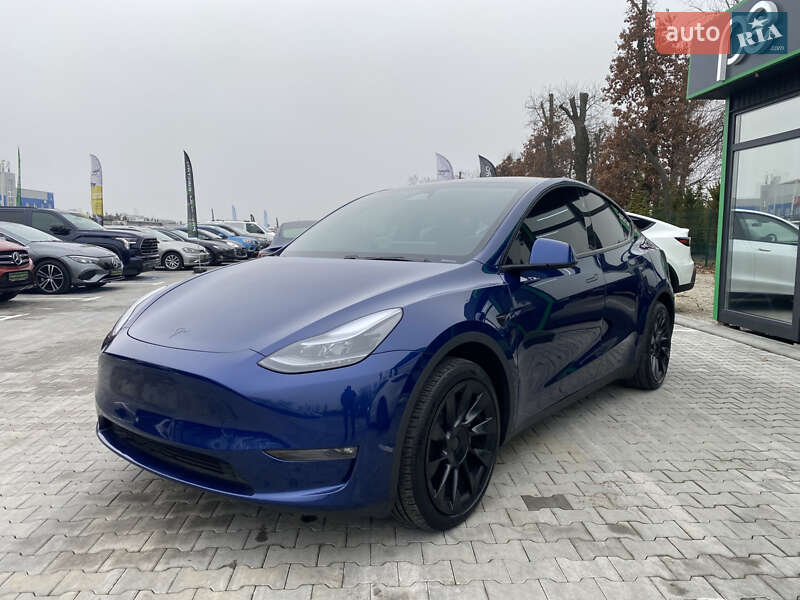 Позашляховик / Кросовер Tesla Model Y 2024 в Києві