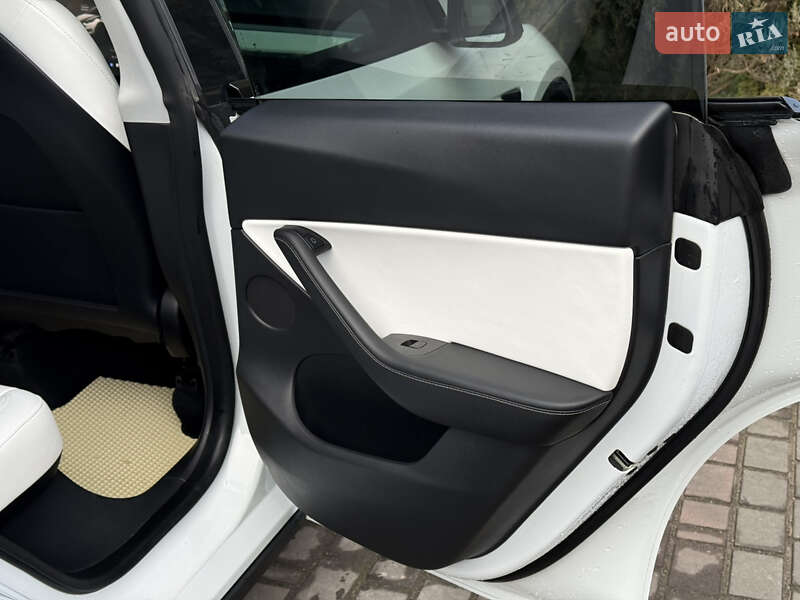 Внедорожник / Кроссовер Tesla Model Y 2022 в Самборе