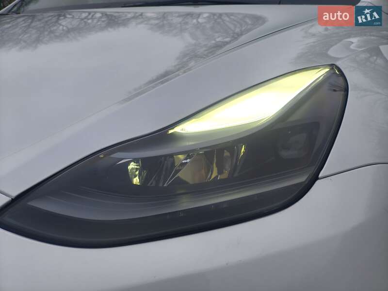 Внедорожник / Кроссовер Tesla Model Y 2023 в Львове