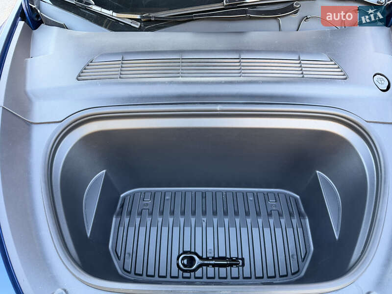 Внедорожник / Кроссовер Tesla Model Y 2024 в Виннице