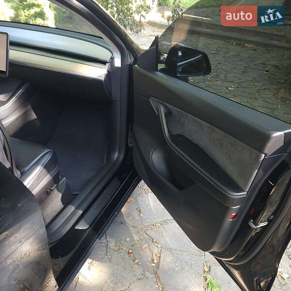 Внедорожник / Кроссовер Tesla Model Y 2022 в Луцке