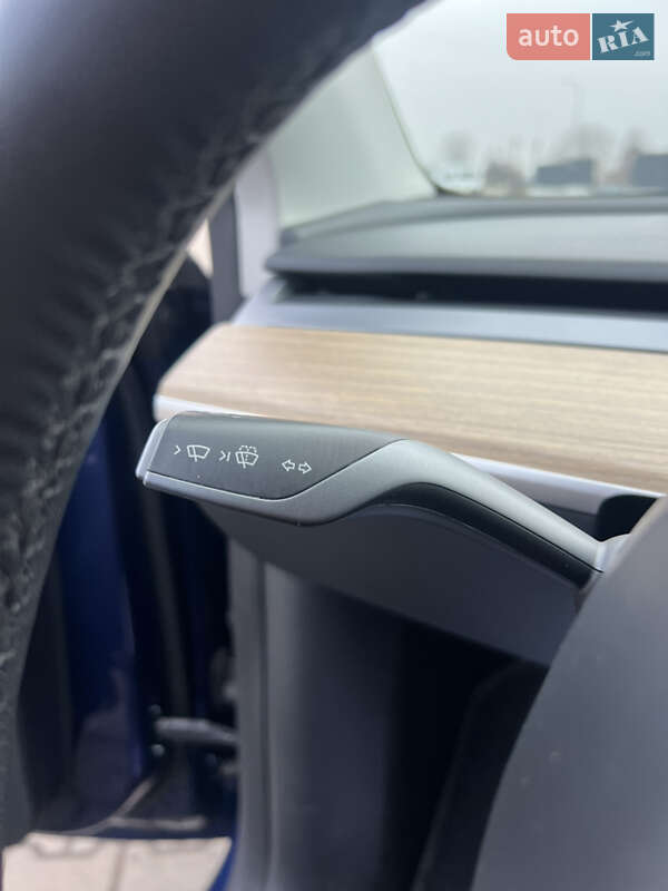 Внедорожник / Кроссовер Tesla Model Y 2023 в Луцке