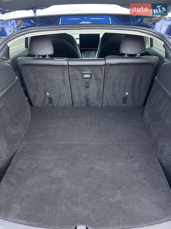 Внедорожник / Кроссовер Tesla Model Y 2023 в Луцке