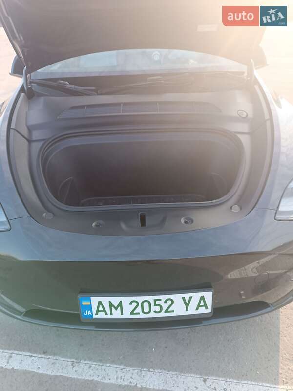 Внедорожник / Кроссовер Tesla Model Y 2024 в Коростене