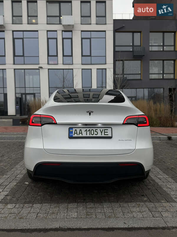 Внедорожник / Кроссовер Tesla Model Y 2023 в Киеве