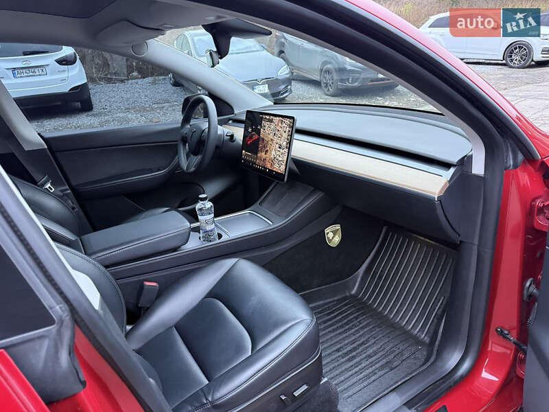 Внедорожник / Кроссовер Tesla Model Y 2021 в Ровно