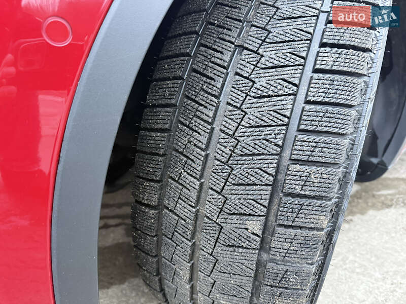 Внедорожник / Кроссовер Tesla Model Y 2021 в Ровно