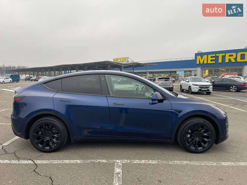 Внедорожник / Кроссовер Tesla Model Y 2023 в Киеве