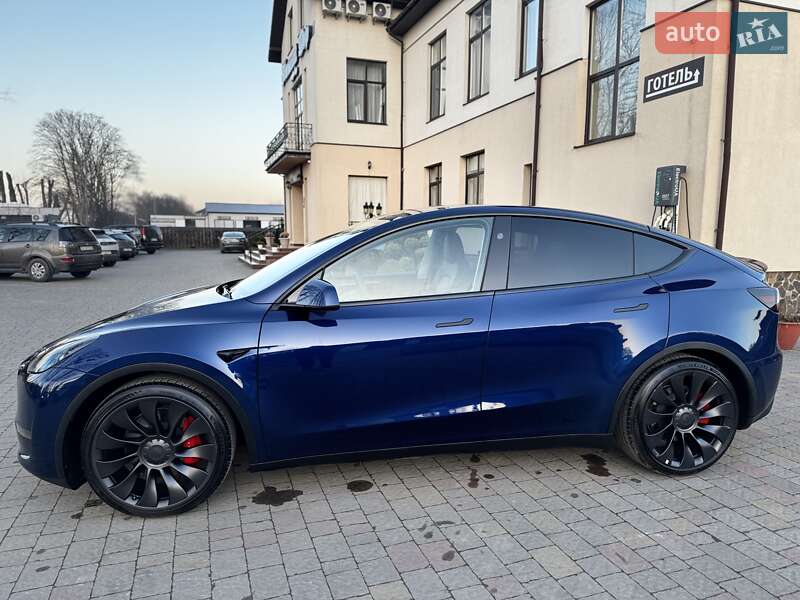 Внедорожник / Кроссовер Tesla Model Y 2024 в Стрые