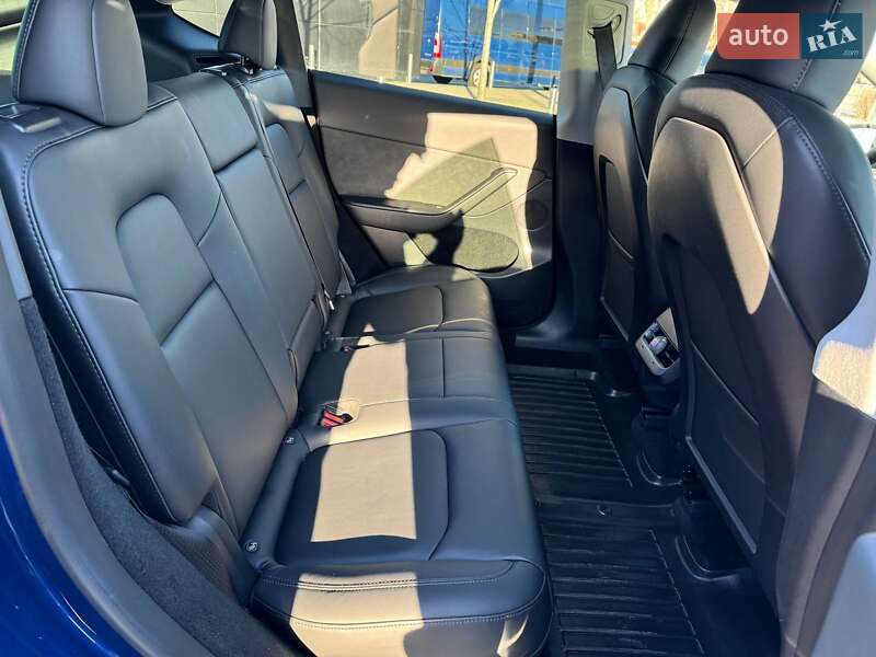 Внедорожник / Кроссовер Tesla Model Y 2023 в Киеве