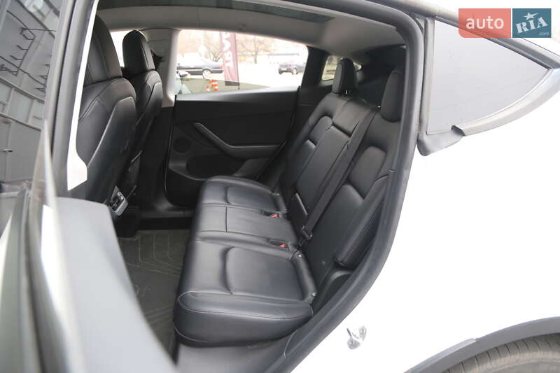 Позашляховик / Кросовер Tesla Model Y 2021 в Києві