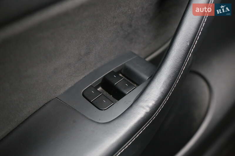 Позашляховик / Кросовер Tesla Model Y 2021 в Києві