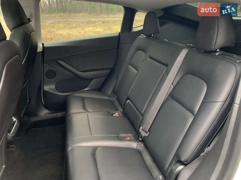 Внедорожник / Кроссовер Tesla Model Y 2020 в Киеве