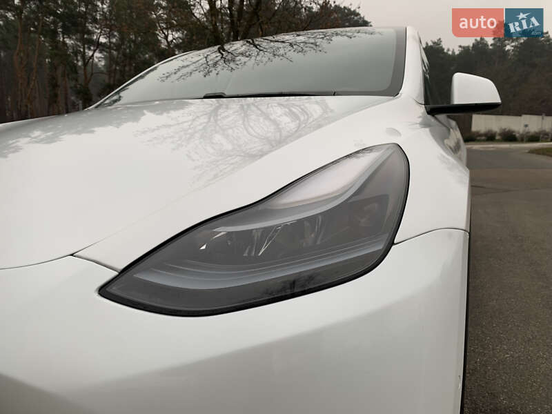 Внедорожник / Кроссовер Tesla Model Y 2020 в Киеве