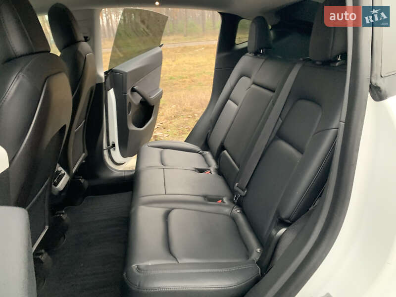 Внедорожник / Кроссовер Tesla Model Y 2020 в Киеве