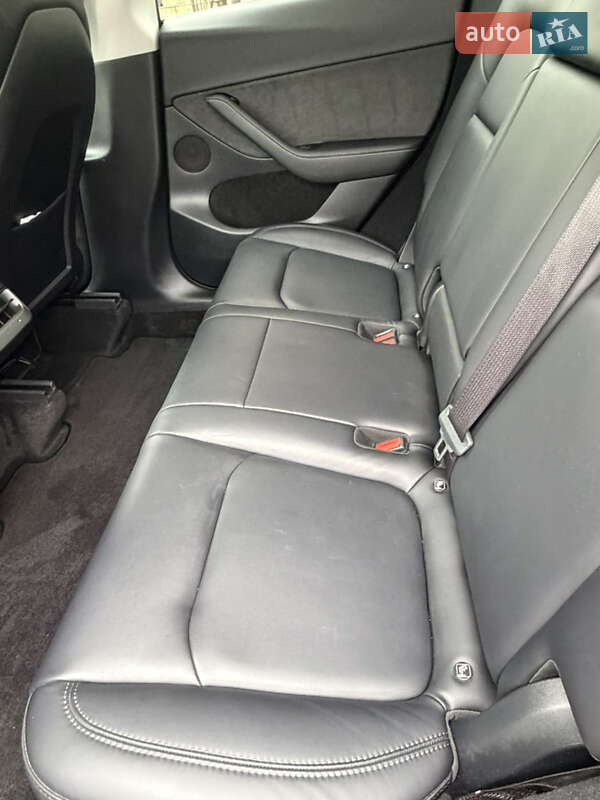 Внедорожник / Кроссовер Tesla Model Y 2024 в Львове