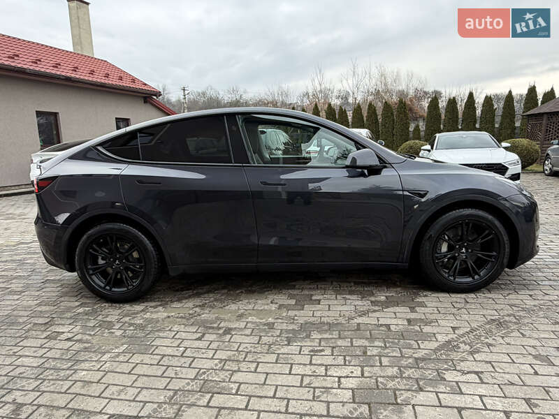 Внедорожник / Кроссовер Tesla Model Y 2024 в Львове