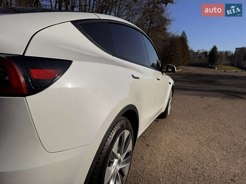 Внедорожник / Кроссовер Tesla Model Y 2023 в Львове