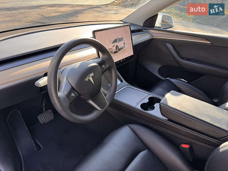 Внедорожник / Кроссовер Tesla Model Y 2023 в Львове