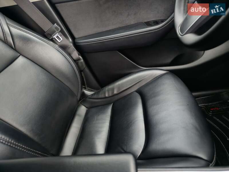 Внедорожник / Кроссовер Tesla Model Y 2020 в Львове