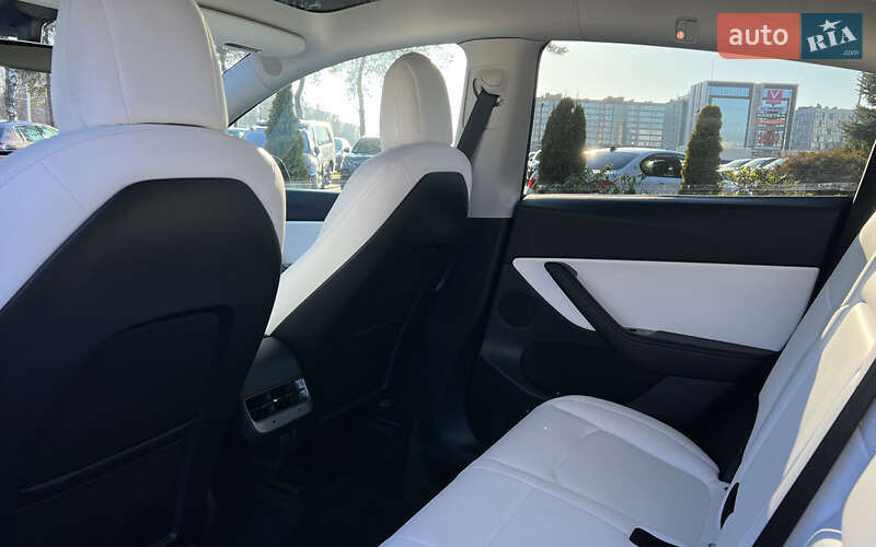 Внедорожник / Кроссовер Tesla Model Y 2021 в Львове