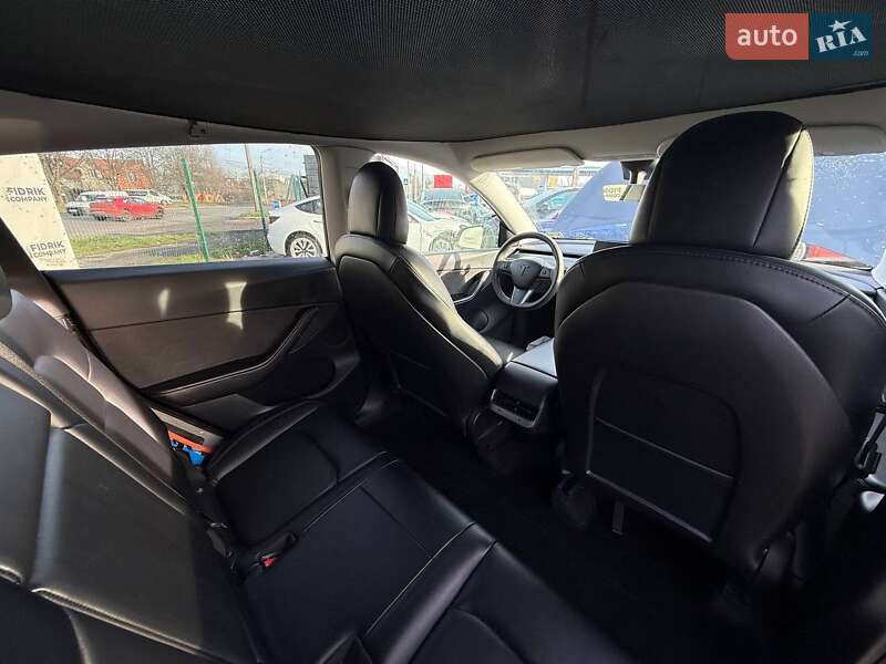 Внедорожник / Кроссовер Tesla Model Y 2021 в Луцке