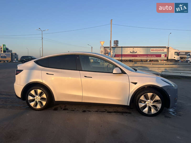 Внедорожник / Кроссовер Tesla Model Y 2020 в Львове