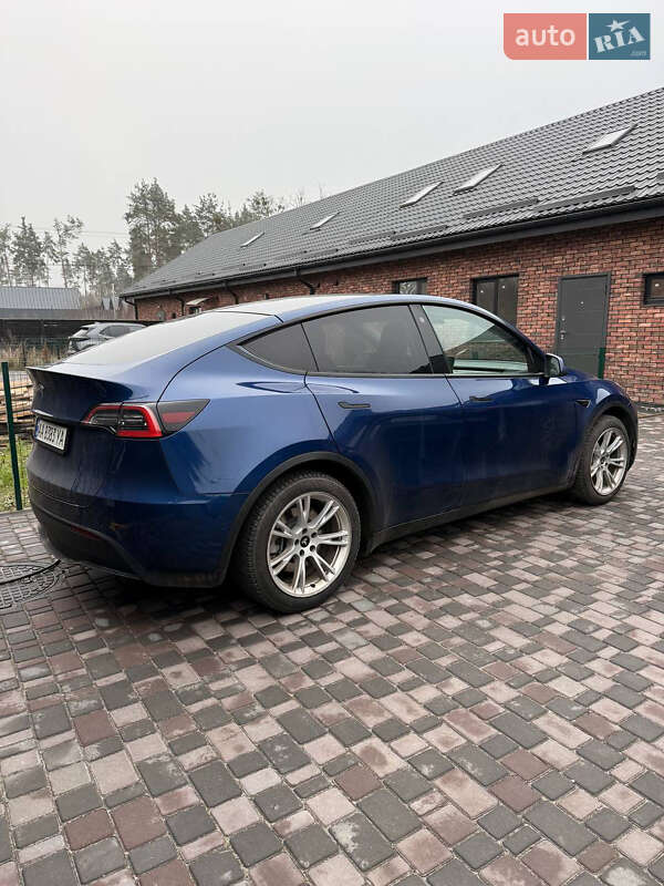 Tesla Model Y 2021