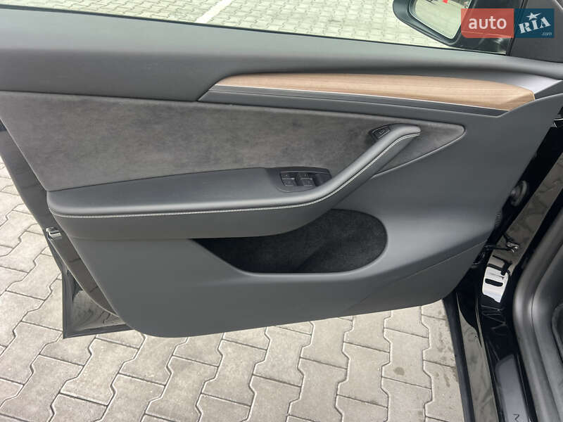 Внедорожник / Кроссовер Tesla Model Y 2024 в Ковеле