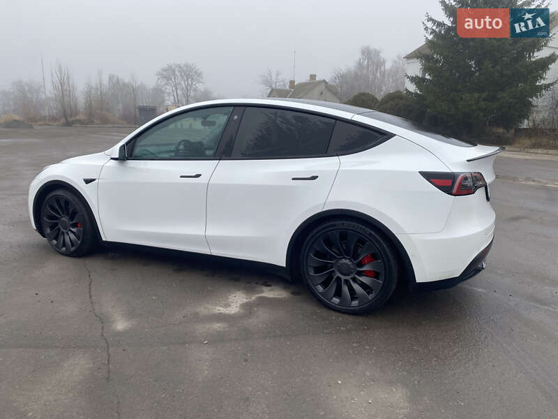 Внедорожник / Кроссовер Tesla Model Y 2022 в Ровно