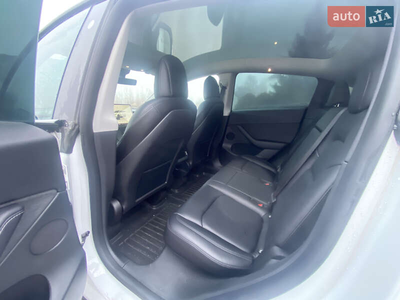 Внедорожник / Кроссовер Tesla Model Y 2022 в Ровно