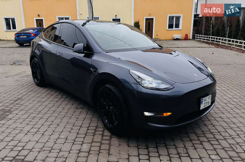 Внедорожник / Кроссовер Tesla Model Y 2022 в Киеве