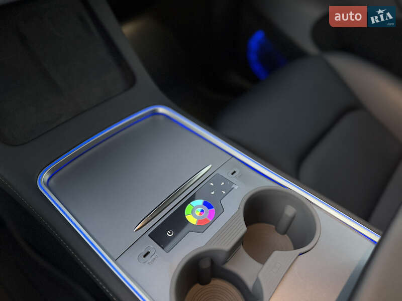 Позашляховик / Кросовер Tesla Model Y 2024 в Львові