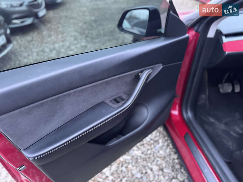 Внедорожник / Кроссовер Tesla Model Y 2021 в Ивано-Франковске