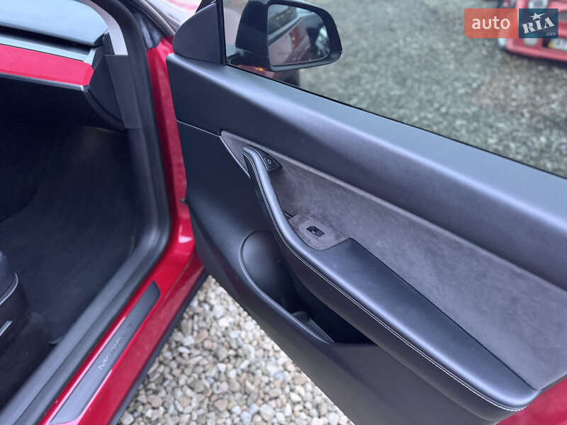 Внедорожник / Кроссовер Tesla Model Y 2021 в Ивано-Франковске