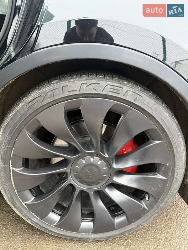 Внедорожник / Кроссовер Tesla Model Y 2022 в Львове