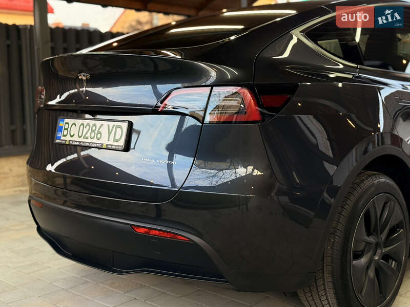 Внедорожник / Кроссовер Tesla Model Y 2025 в Львове