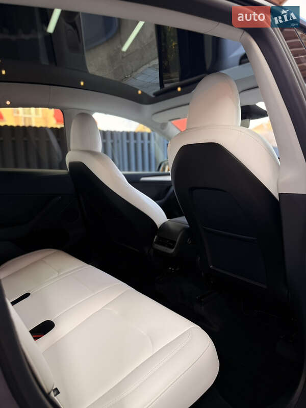 Внедорожник / Кроссовер Tesla Model Y 2025 в Львове