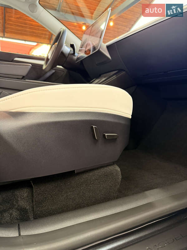 Внедорожник / Кроссовер Tesla Model Y 2025 в Львове