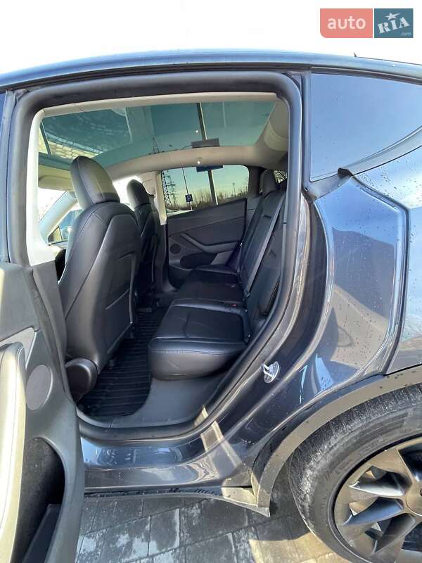 Позашляховик / Кросовер Tesla Model Y 2022 в Львові
