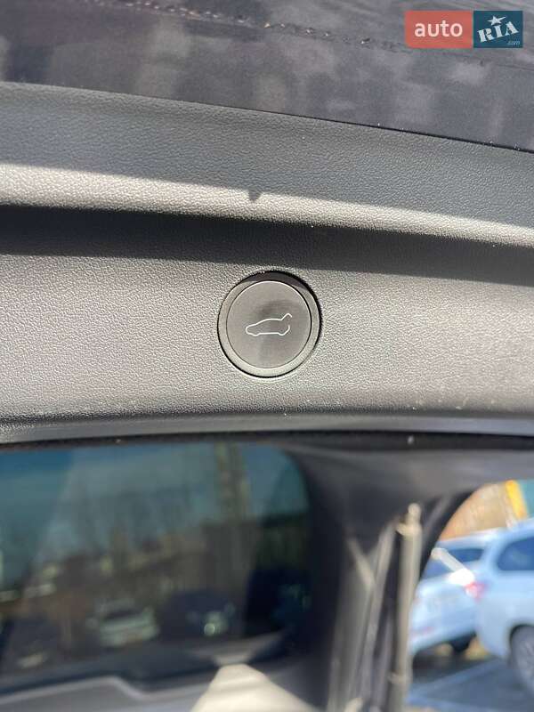 Позашляховик / Кросовер Tesla Model Y 2022 в Львові