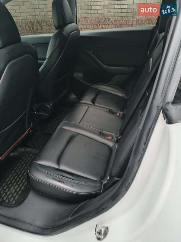 Внедорожник / Кроссовер Tesla Model Y 2021 в Сумах