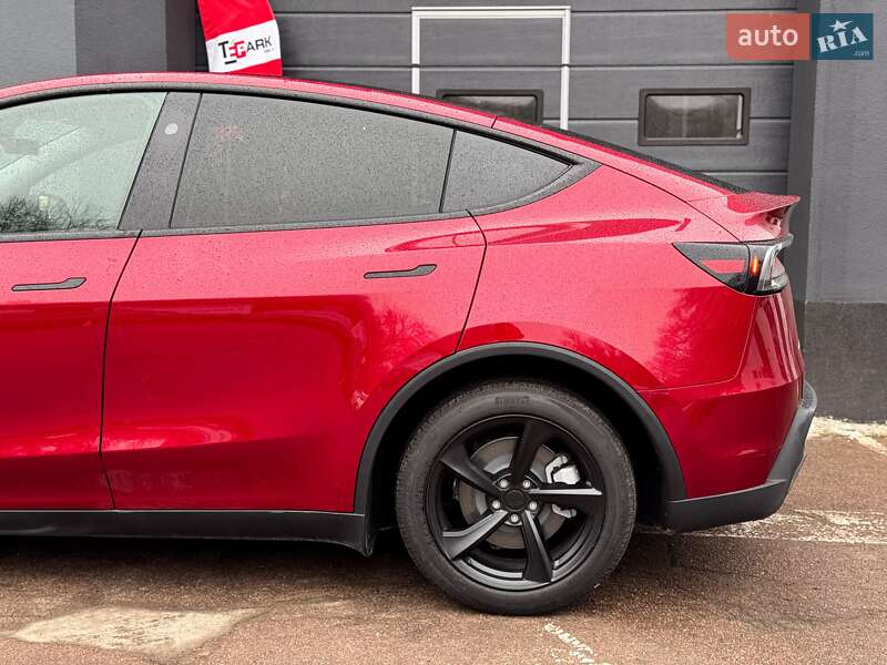 Внедорожник / Кроссовер Tesla Model Y 2025 в Киеве
