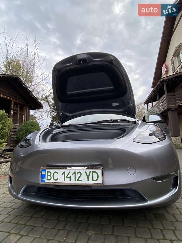 Внедорожник / Кроссовер Tesla Model Y 2024 в Львове